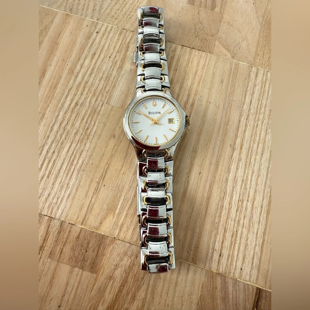 Bulova ladies two toned 98M001 watch NEW BATTERY
